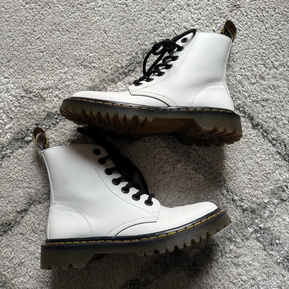 Dr. MARTENS Luana White Leather Combat Boots lace up 6 - Picture 2 of 9